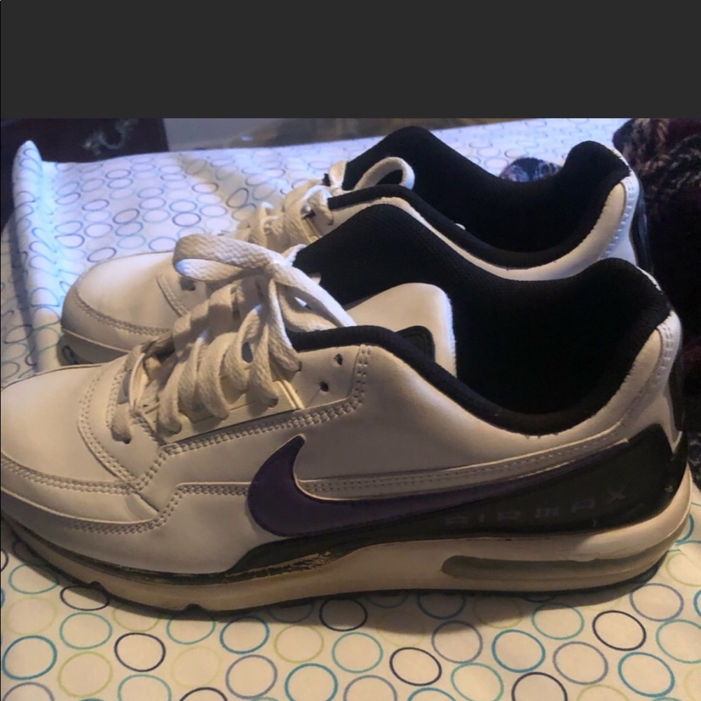 Nice shoes. Still have a lot life